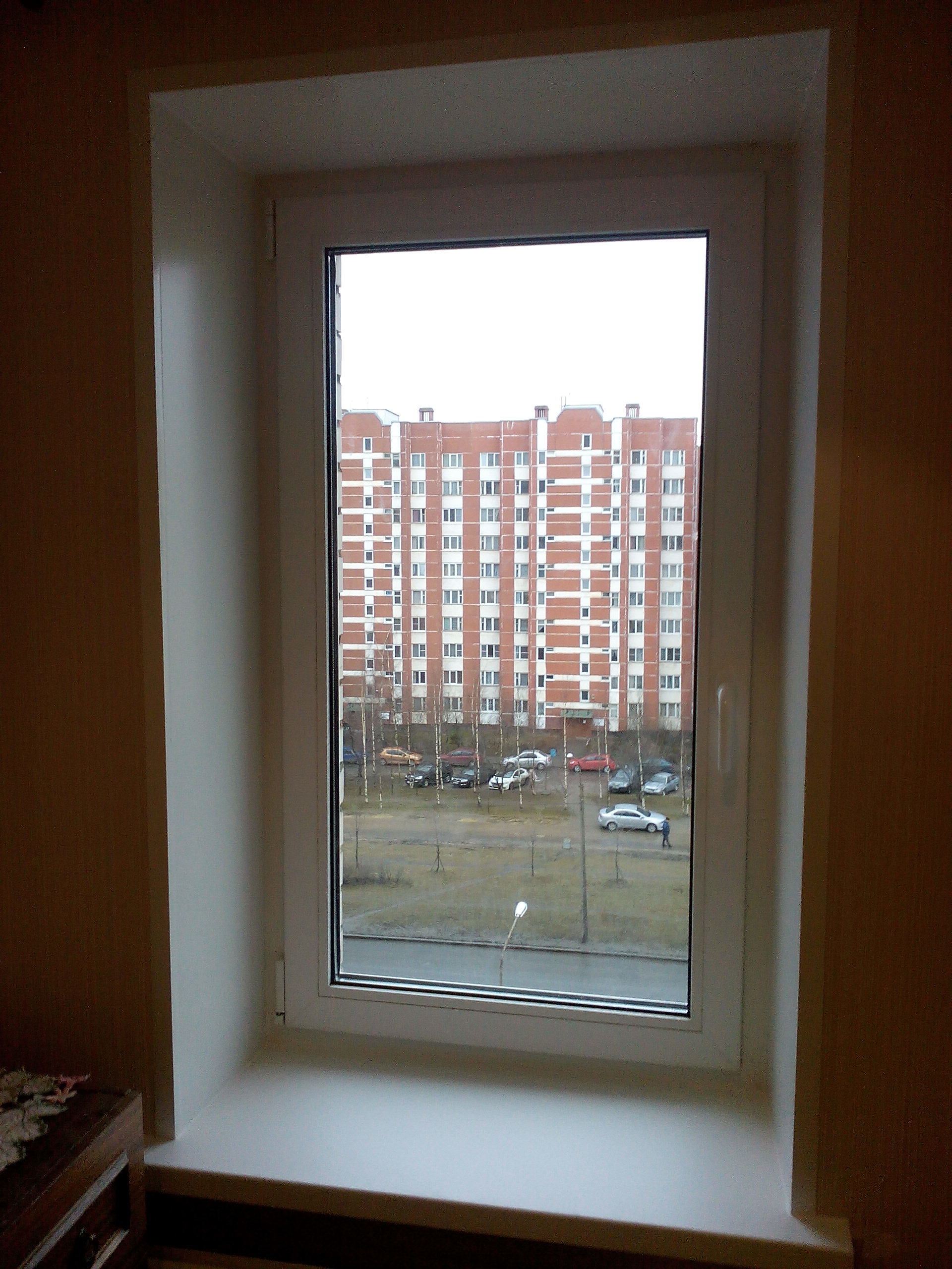 Окно в 25 этажном доме