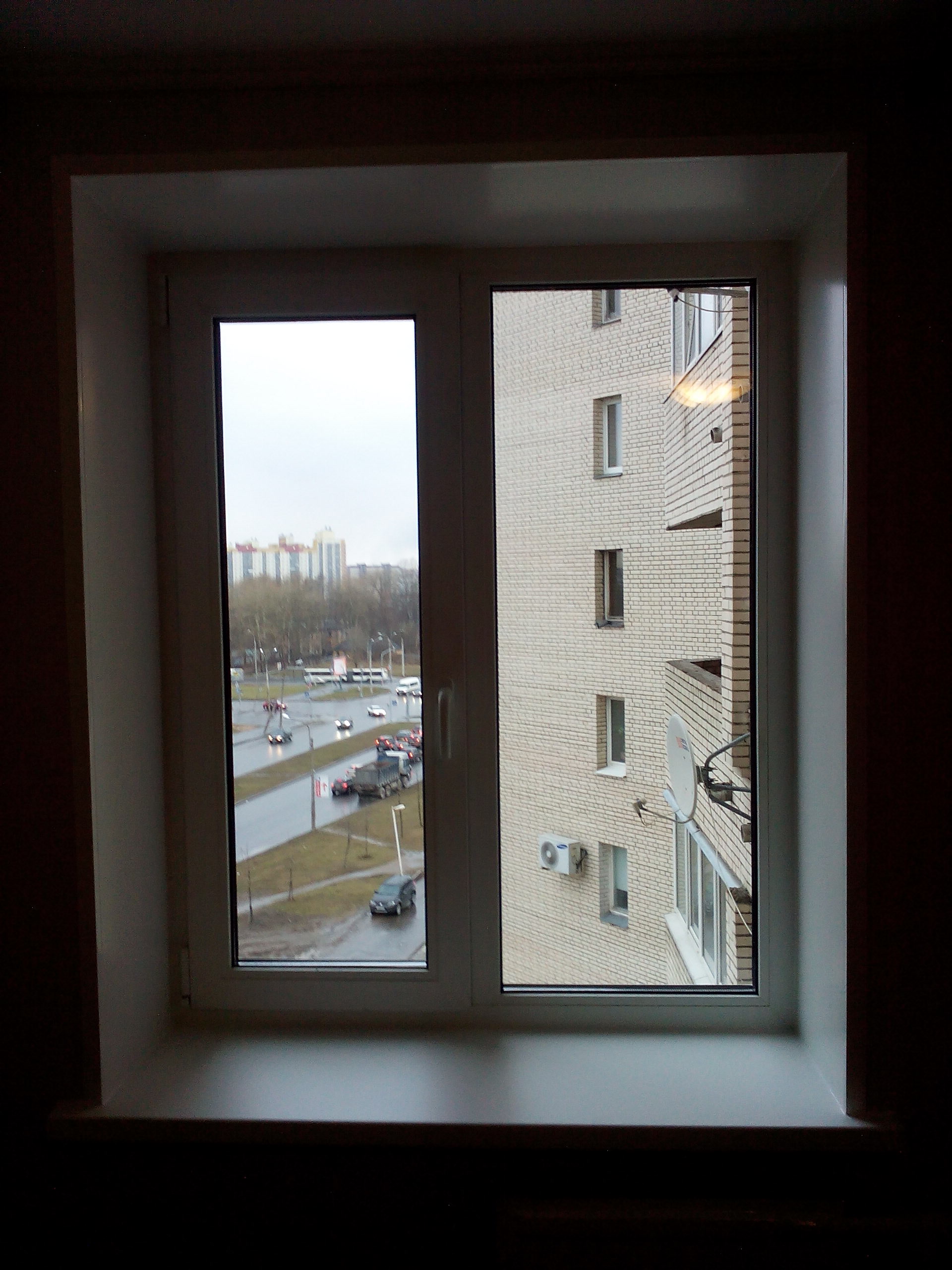 Фото окно в многоэтажке